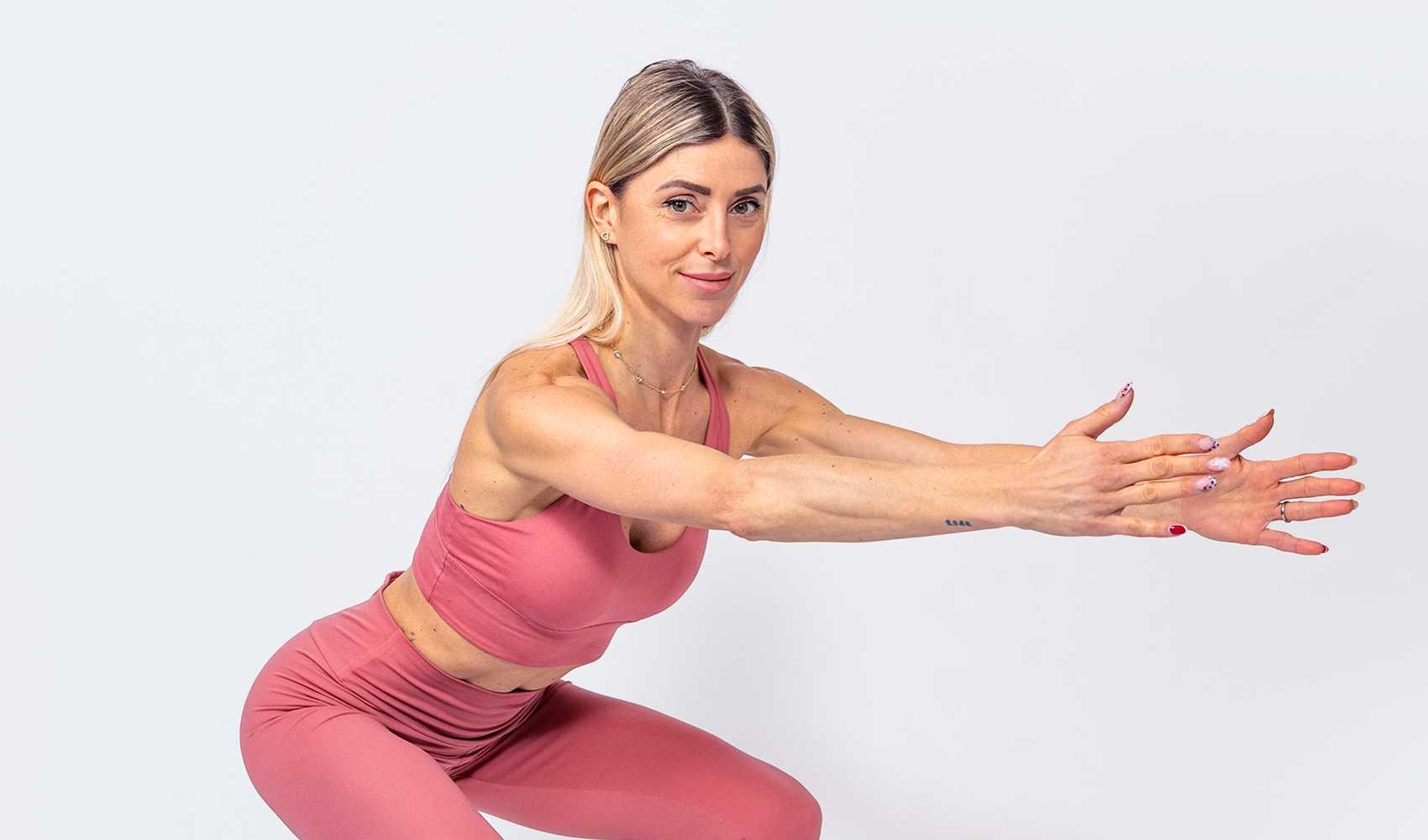 pilates con dumbbells come potenziare il tuo allenamento con pesi leggeri pilates pesi forza resistenza muscoli corpo esercizi il pilates esercizi di pilates controllo postura allenamento metodo lavoro allenamenti intensità movimento casa migliorare la postura colonna vertebrale disciplina benefici stabilità muscolatura respirazione flessibilità attenzione benessere braccia tonificazione qualità movimenti risultati core obiettivo mondo sessione spalle precisione shoulder press schiena principi mobilità metodo pilates roll down modo miglioramento obiettivi palestra attrezzi parte vita roll up tecnica aumento spazio carichi fluidità difficoltà discipline concentrazione pratica stress uno squat riferimento allineamento supporto esercizio infortuni equilibrio serie mente fattori elementi tipo ginnastica realtà base consapevolezza