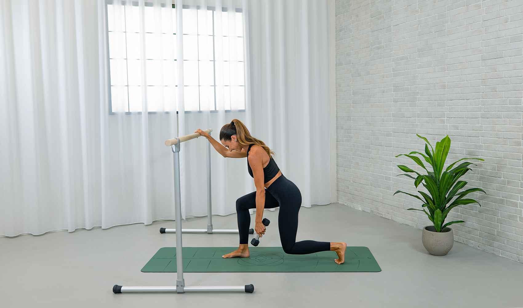 pilates con dumbbells come potenziare il tuo allenamento con pesi leggeri pilates pesi forza resistenza muscoli corpo esercizi il pilates esercizi di pilates controllo postura allenamento metodo lavoro allenamenti intensità movimento casa migliorare la postura colonna vertebrale disciplina benefici stabilità muscolatura respirazione flessibilità attenzione benessere braccia tonificazione qualità movimenti risultati core obiettivo mondo sessione spalle precisione shoulder press schiena principi mobilità metodo pilates roll down modo miglioramento obiettivi palestra attrezzi parte vita roll up tecnica aumento spazio carichi fluidità difficoltà discipline concentrazione pratica stress uno squat riferimento allineamento supporto esercizio infortuni equilibrio serie mente fattori elementi tipo ginnastica realtà base consapevolezza