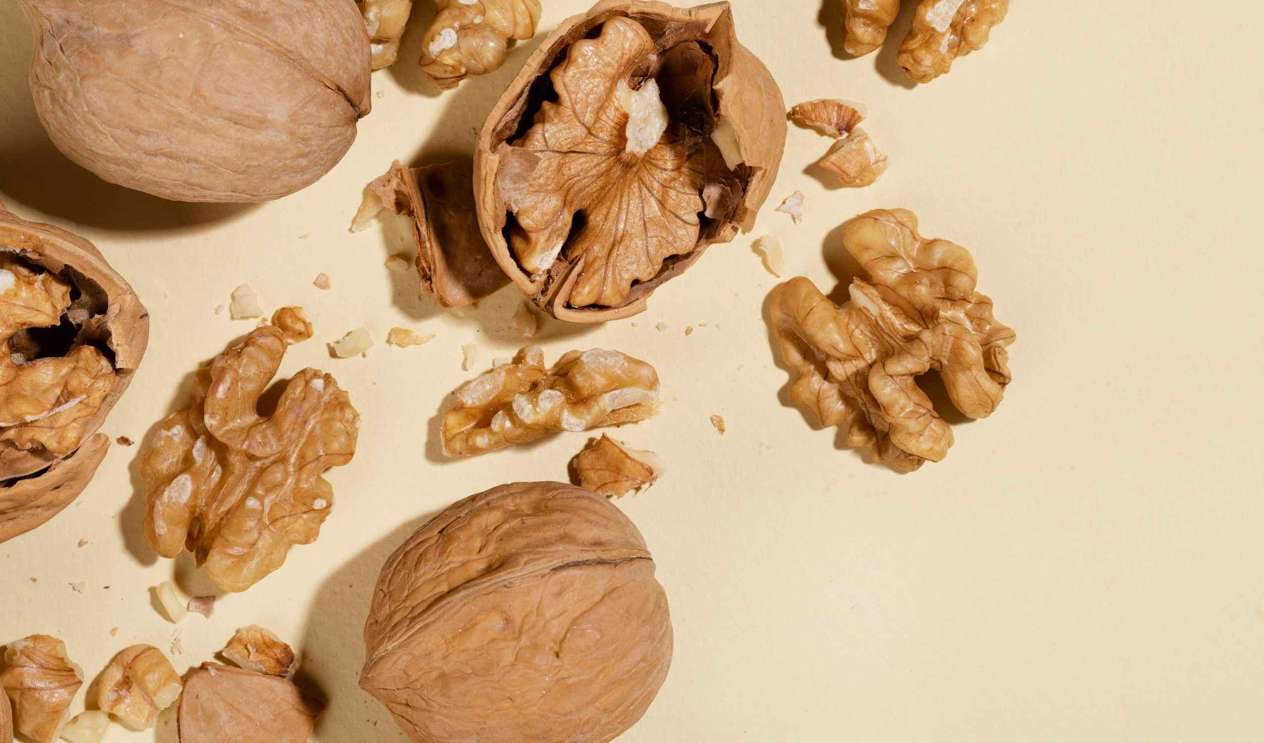 le noci fanno bene scopri tutti i benefici per il corpo e il benessere noci acidi grassi essenziali omega 3 frutta secca juglans regia acido alfa linolenico benefici cuore omega 6 cuore e cervello benefici delle noci salute proprietà cervello benessere frutta sapore mondo acidi grassi grassi frutti noce uno grassi buoni colesterolo particolare colesterolo cattivo dieta differenza alimento valori stati uniti consumo varietà alimenti vasi sanguigni apporto ricerca generale organismo sistema cardiovascolare tipi nutrienti guscio cucina contenuto salute del cuore secoli semi frutto qualità natura piatti pianta controindicazioni consistenza calorie alleato alimentazione ideale superfood attenzione acido corpo punto di vista simbolo vitamine origine famiglia linee guida acidi grassi polinsaturi scienziati ala fonte india fatto parte antiossidanti ferro quantità