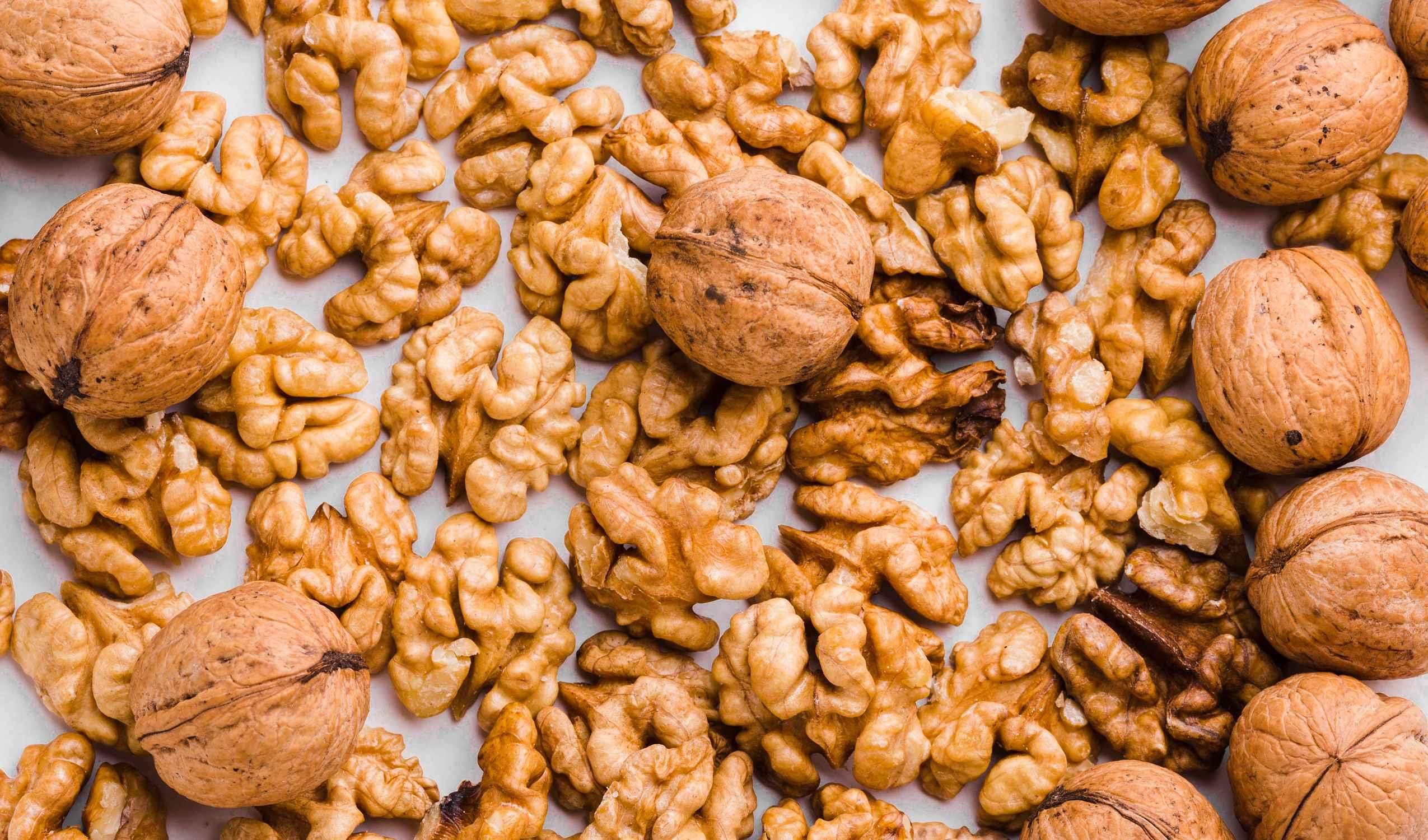 le noci fanno bene scopri tutti i benefici per il corpo e il benessere noci acidi grassi essenziali omega 3 frutta secca juglans regia acido alfa linolenico benefici cuore omega 6 cuore e cervello benefici delle noci salute proprietà cervello benessere frutta sapore mondo acidi grassi grassi frutti noce uno grassi buoni colesterolo particolare colesterolo cattivo dieta differenza alimento valori stati uniti consumo varietà alimenti vasi sanguigni apporto ricerca generale organismo sistema cardiovascolare tipi nutrienti guscio cucina contenuto salute del cuore secoli semi frutto qualità natura piatti pianta controindicazioni consistenza calorie alleato alimentazione ideale superfood attenzione acido corpo punto di vista simbolo vitamine origine famiglia linee guida acidi grassi polinsaturi scienziati ala fonte india fatto parte antiossidanti ferro quantità