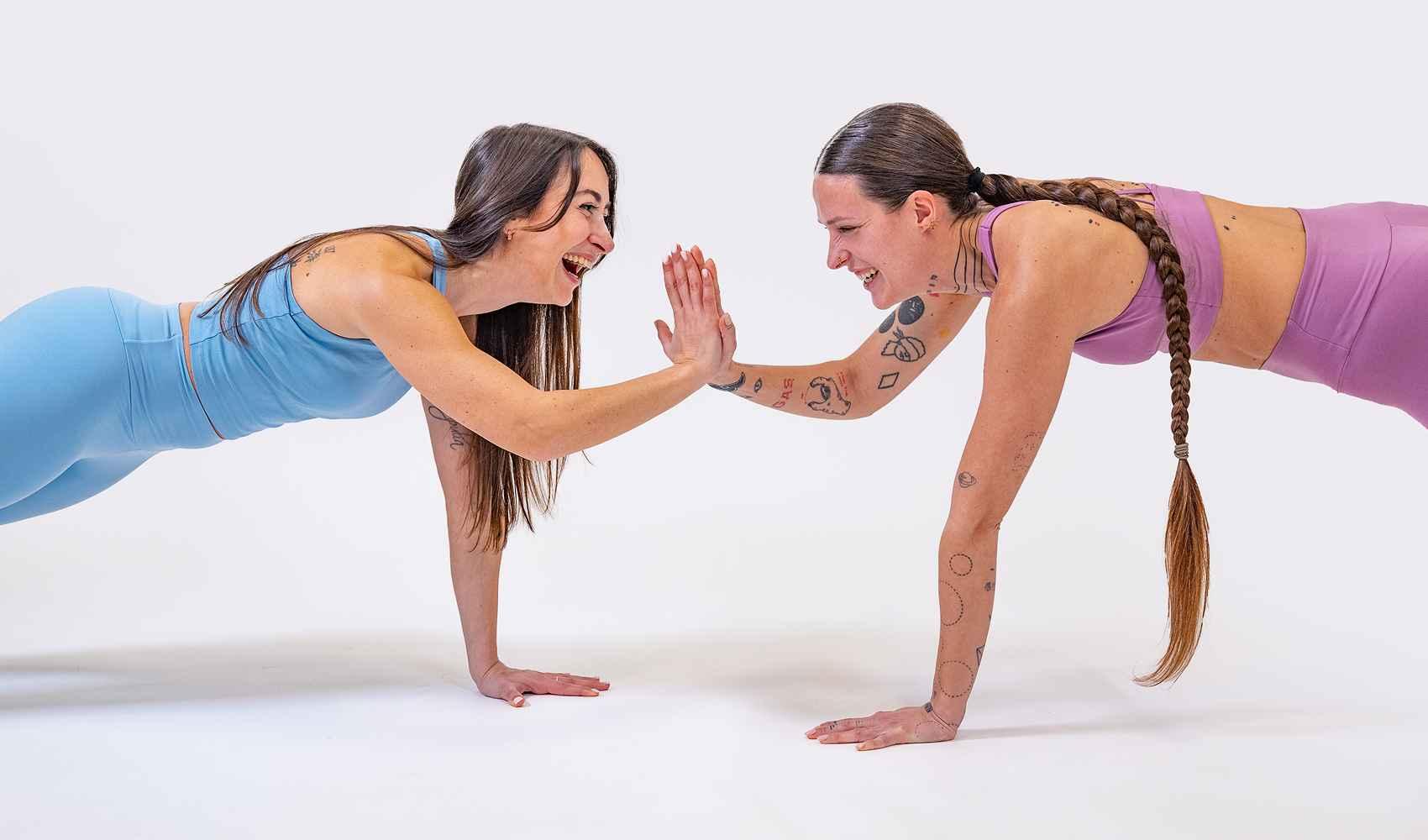 ciclo mestruale cosa mangiare e come allenarti fase per fase guida completa ciclo fasi alimentazione cycle syncing ciclo mestruale fase dieta energia sindrome premestruale fase luteale allenamento novità fasi del ciclo vitamina c base crampi umore voglia sintomi corpo giorni 6 14 frutti di bosco fasi del ciclo mestruale gonfiore fase follicolare benessere guida estrogeni stanchezza alimenti nutrienti fase del ciclo performance tutto donne ogni fase del ciclo cioccolato approccio alimenti ricchi mestruazioni progesterone semi di lino appetito modo sensazione verdure a foglia verde vita picchi ormoni seconda fame programma fase mestruale soluzione consigli pratica dolci frutta secca diverse fasi del ciclo mondo forma omega 3 gestione cibi variazioni donna ovulazione dolori metabolismo fluttuazioni cibo cambiamenti ritmo articolo stress stile forza attività estrogeni e progesterone livelli
