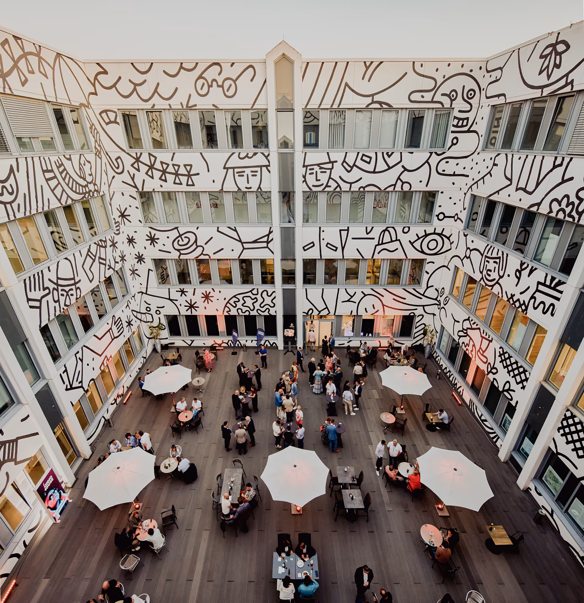 Innenhof mit einer Veranstaltung