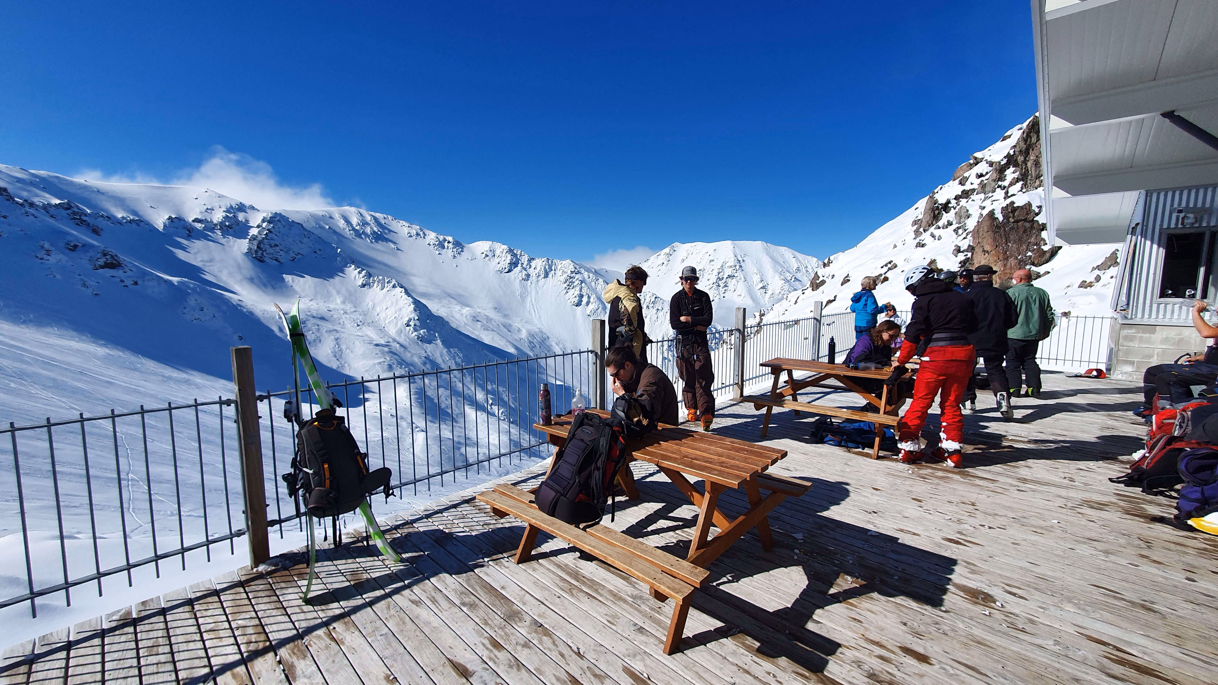 Located on Kea Ridge, Craigieburn the Day Lodge is possibly New Zealand’s highest cafe, providing stunning 360° views over the entire ski field.