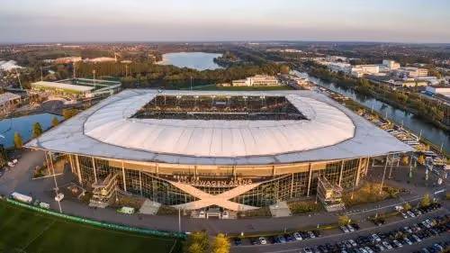 Billet de voyage pour assister à un match de Wolfsburg en Bundesliga – Vivez l'excitation du football allemand au Volkswagen Arena.