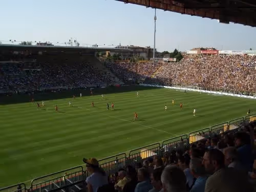 Billet de voyage pour assister à un match du Parme Calcio en Serie A – Vivez l'émotion du football italien au stade Ennio Tardini.