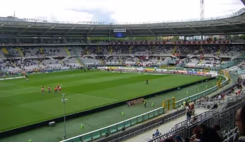 Billet de voyage pour assister à un match du Torino FC en Serie A – Vivez l'intensité du football italien au Stadio Olimpico Grande Torino.