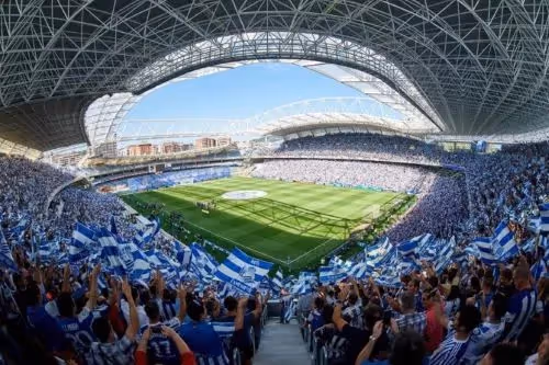 Billet de voyage pour assister à un match de la Real Sociedad en La Liga – Vivez l'émotion du football espagnol au stade Reale Arena.