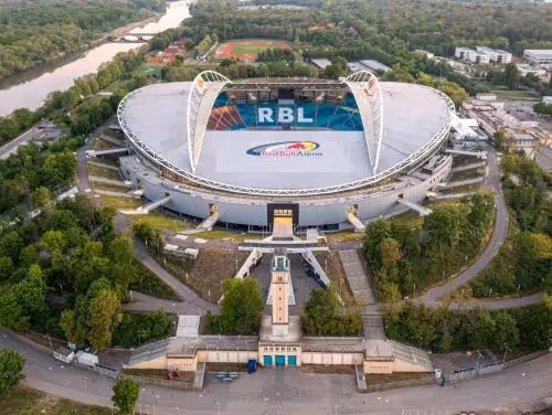 Billet de voyage pour assister à un match du RB Leipzig en Bundesliga – Vivez l'intensité du football allemand à la Red Bull Arena.
