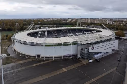 Billet de voyage pour assister à un match du Toulouse FC en Ligue 1 – Vivez l'excitation du football français au Stadium de Toulouse.