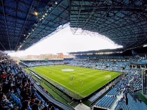 Billet de voyage pour assister à un match du Celta Vigo en La Liga – Vivez l'émotion du football espagnol.