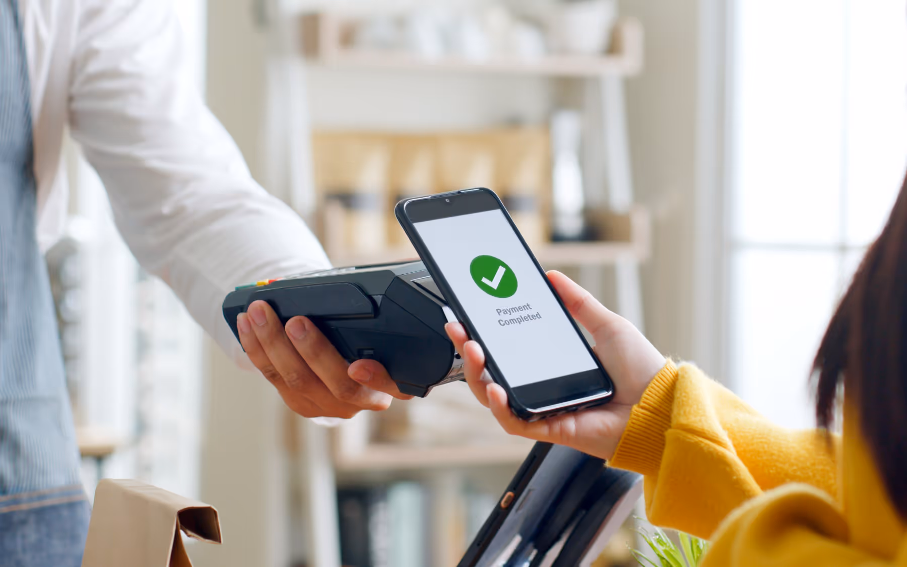 Supermarkety ponúkajú platby už aj cez aplikáciu. Ušetria na poplatkoch za platby kartou