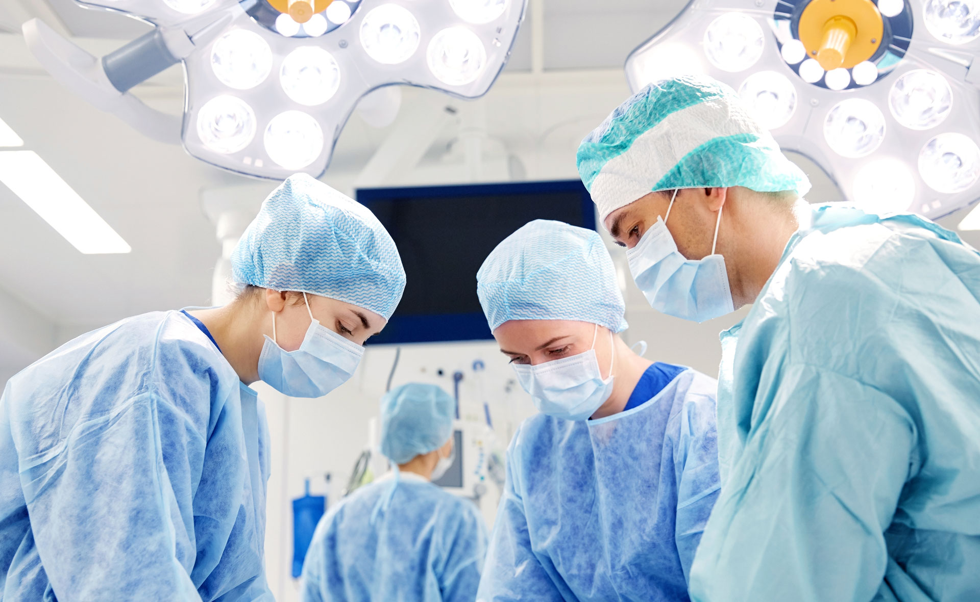 ¿Puedo aprovechar una sola cirugía para realizarme varios procedimientos?