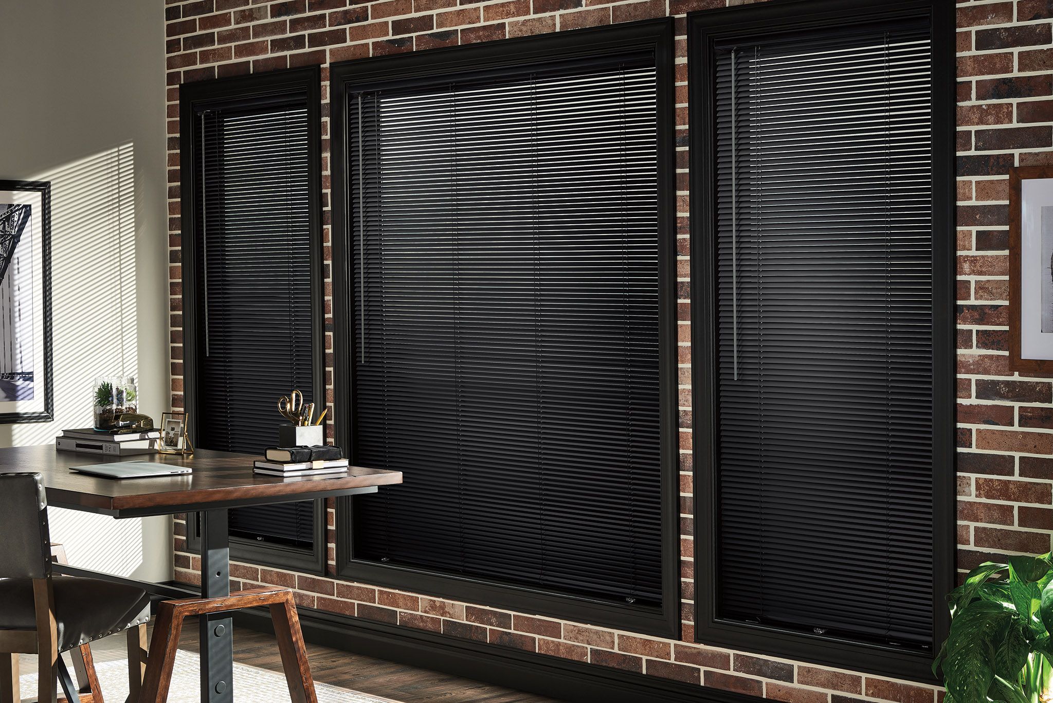 Custom horizontal aluminum blinds
