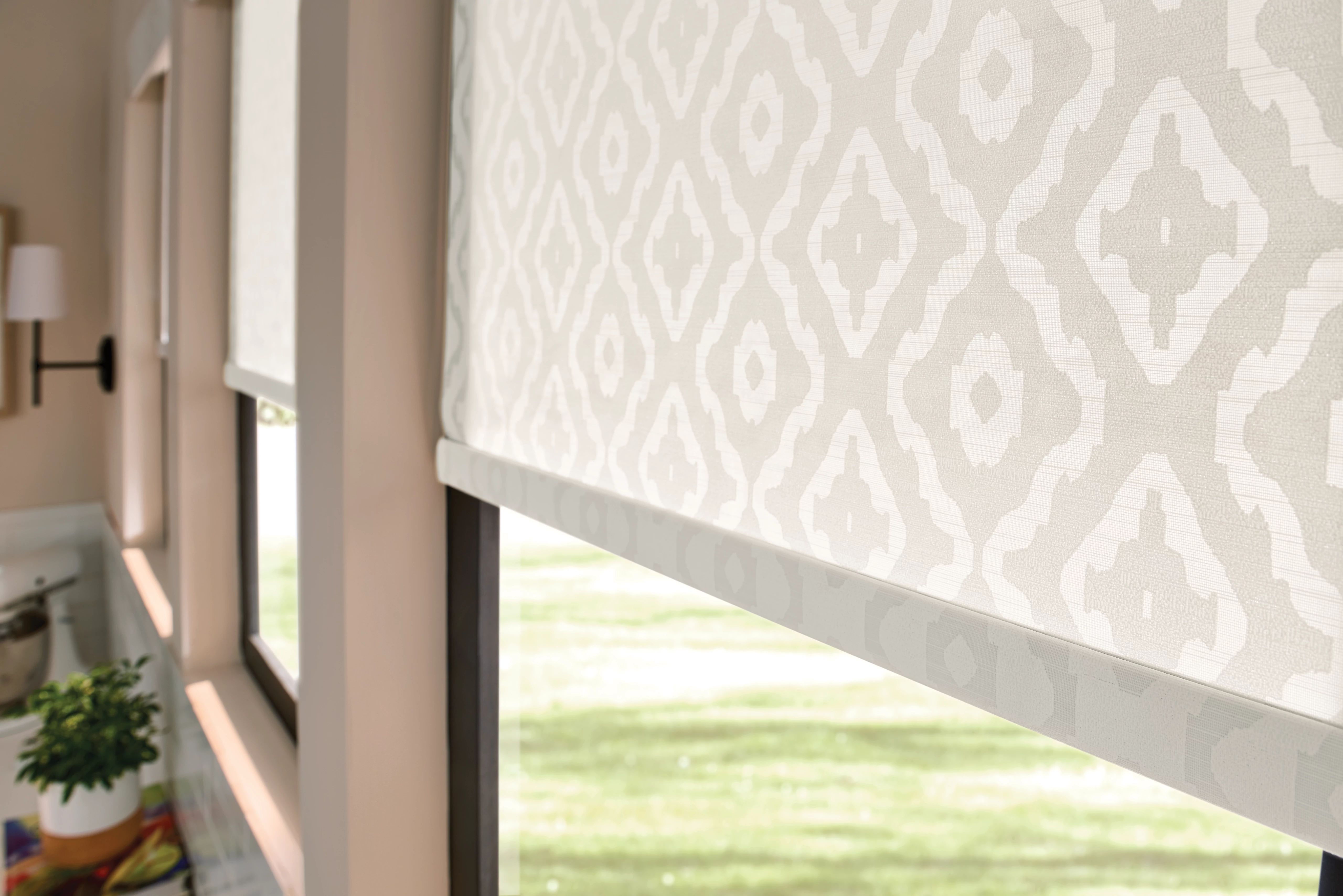 Decorative roller shades