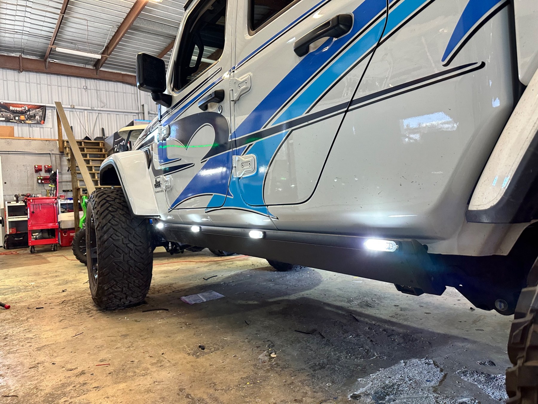 Jeep side lighting and illuminated lower body accents