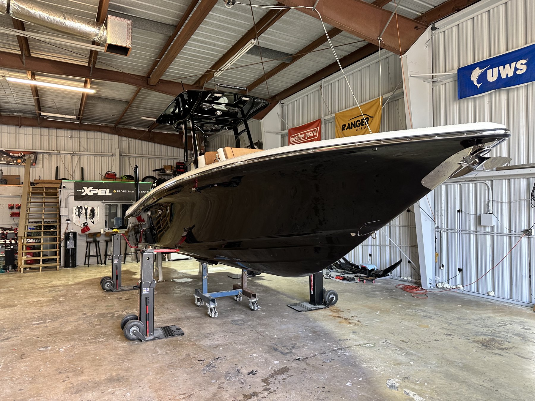 Black hull bottom finish