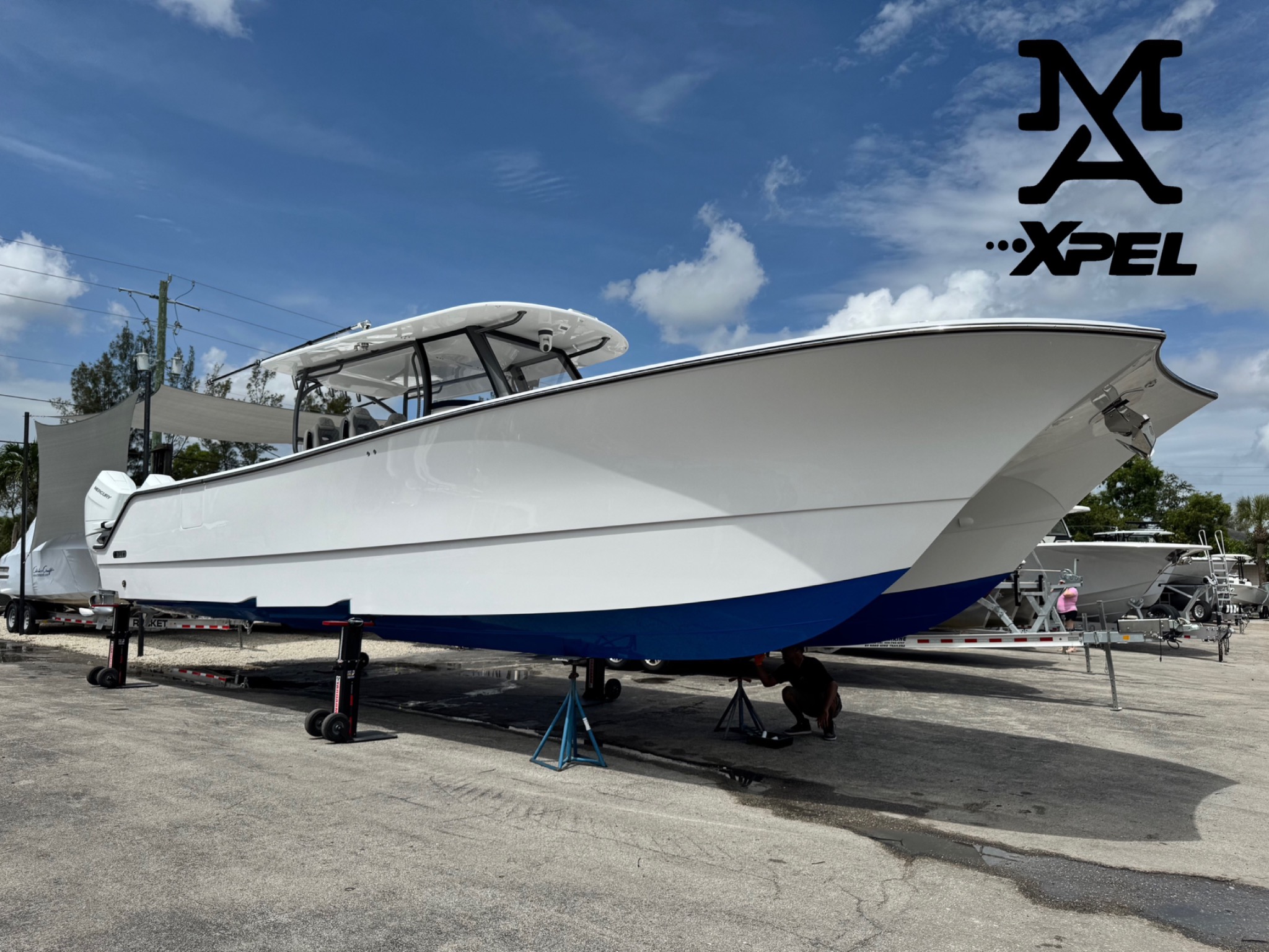 Boat with a blue hull bottom at Detail Addict
