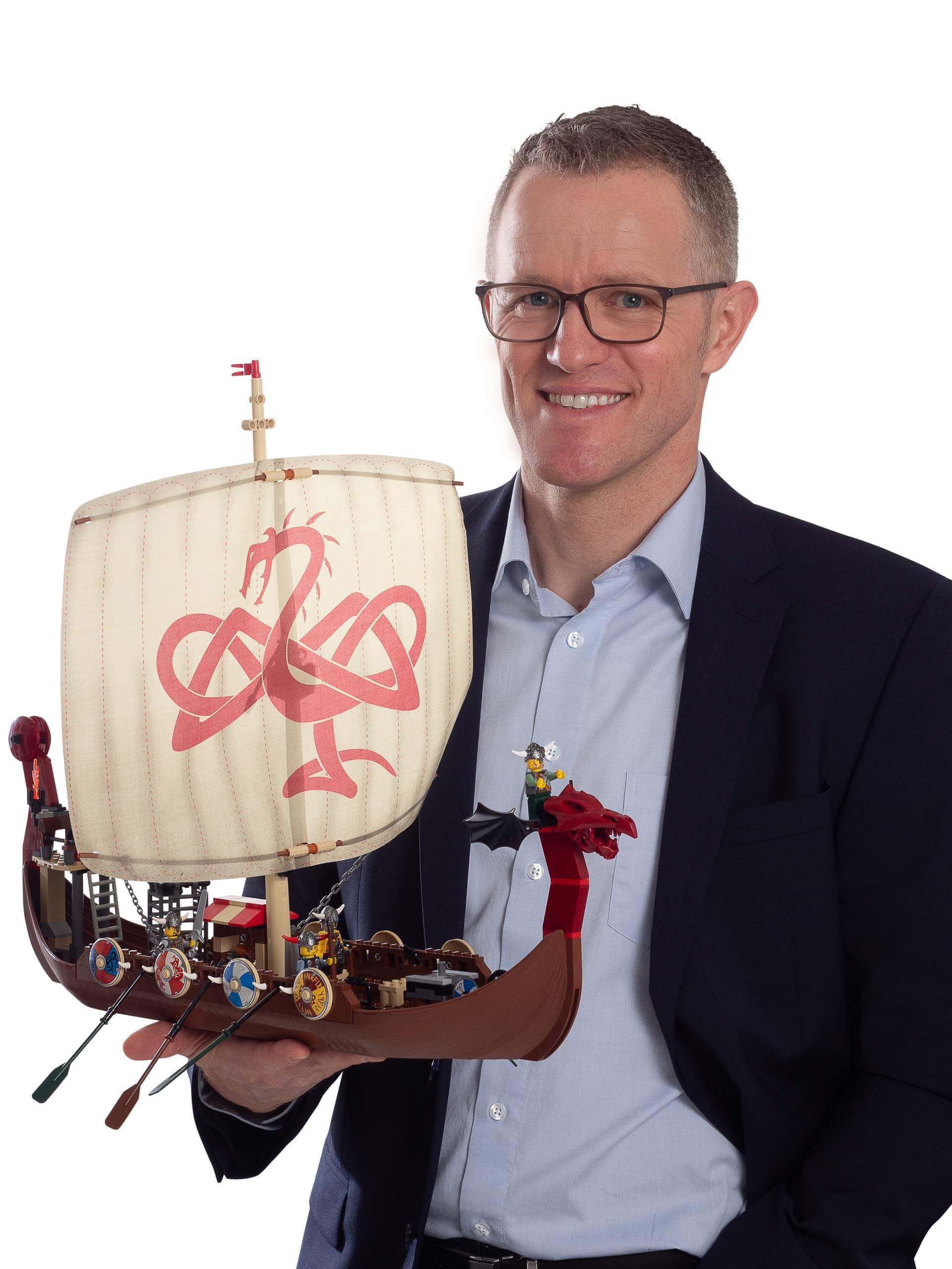 Symbol eines Schiffs welches aus Lego ist