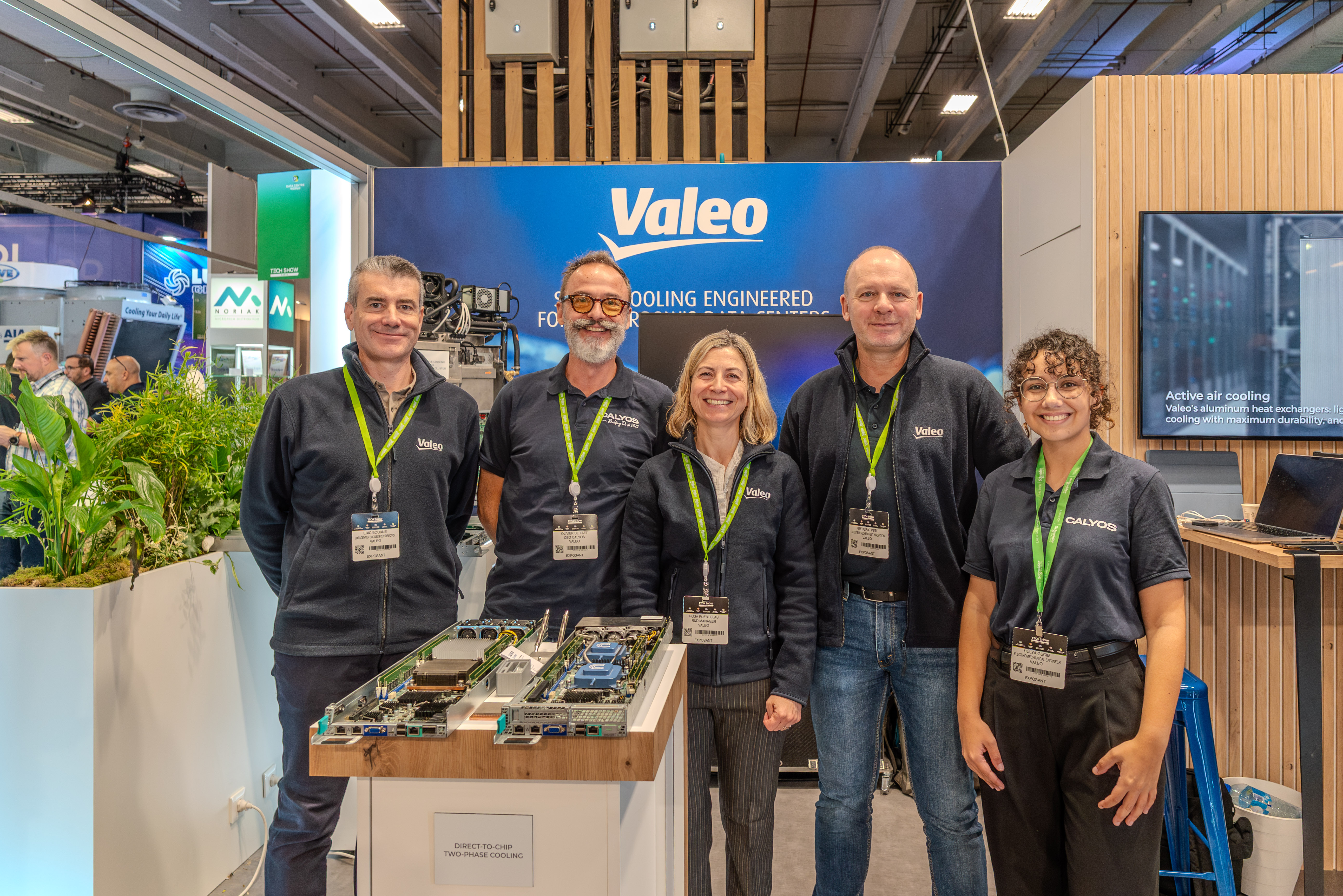 Calyos and Valeo present Hybrid Air/Two-Phase Cooled Server at Data Center World Paris