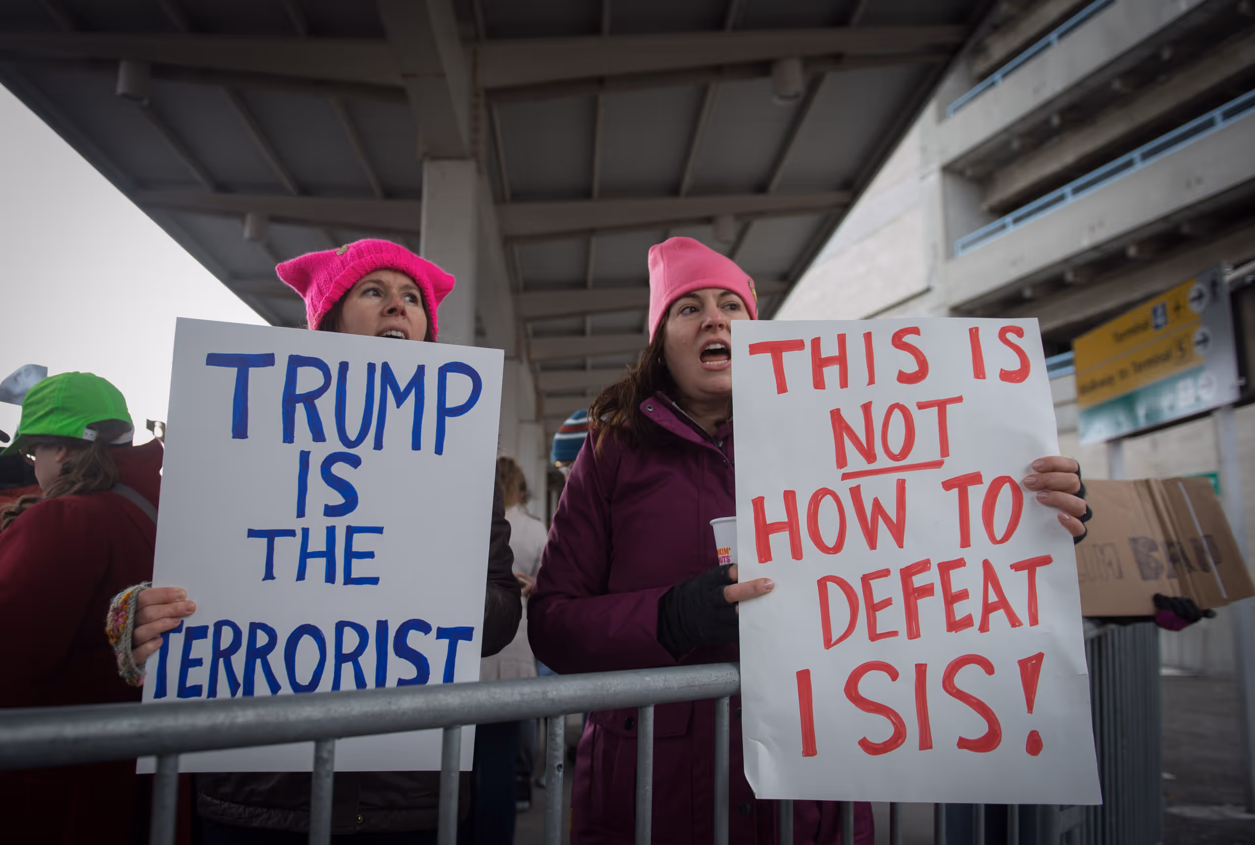 Devemos resistir ao isolamento dos Estados Unidos da America