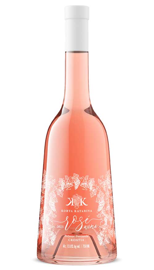 Wine bottle product shot by Outshinery