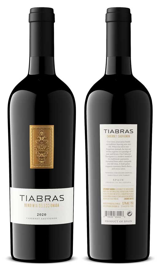 Wine bottle product shot by Outshinery