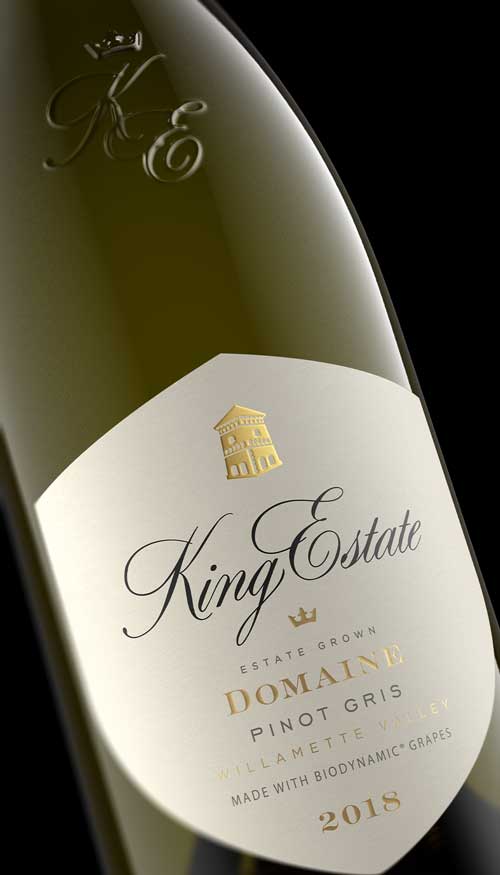 Wine bottle beauty shot by Outshinery