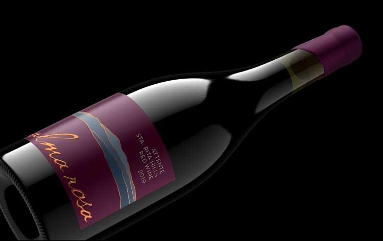 Wine bottle beauty shot by Outshinery