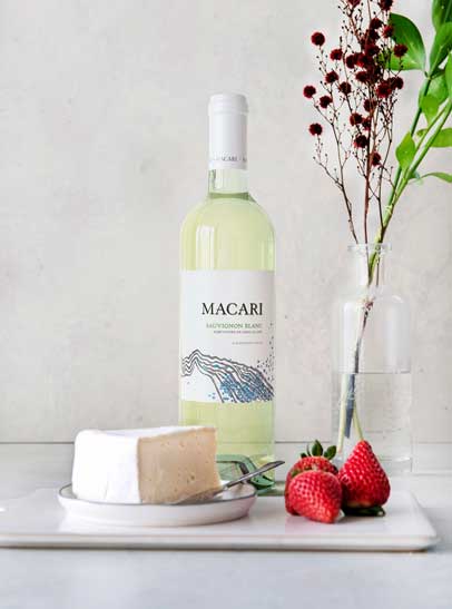 Wine bottle product shot by Outshinery