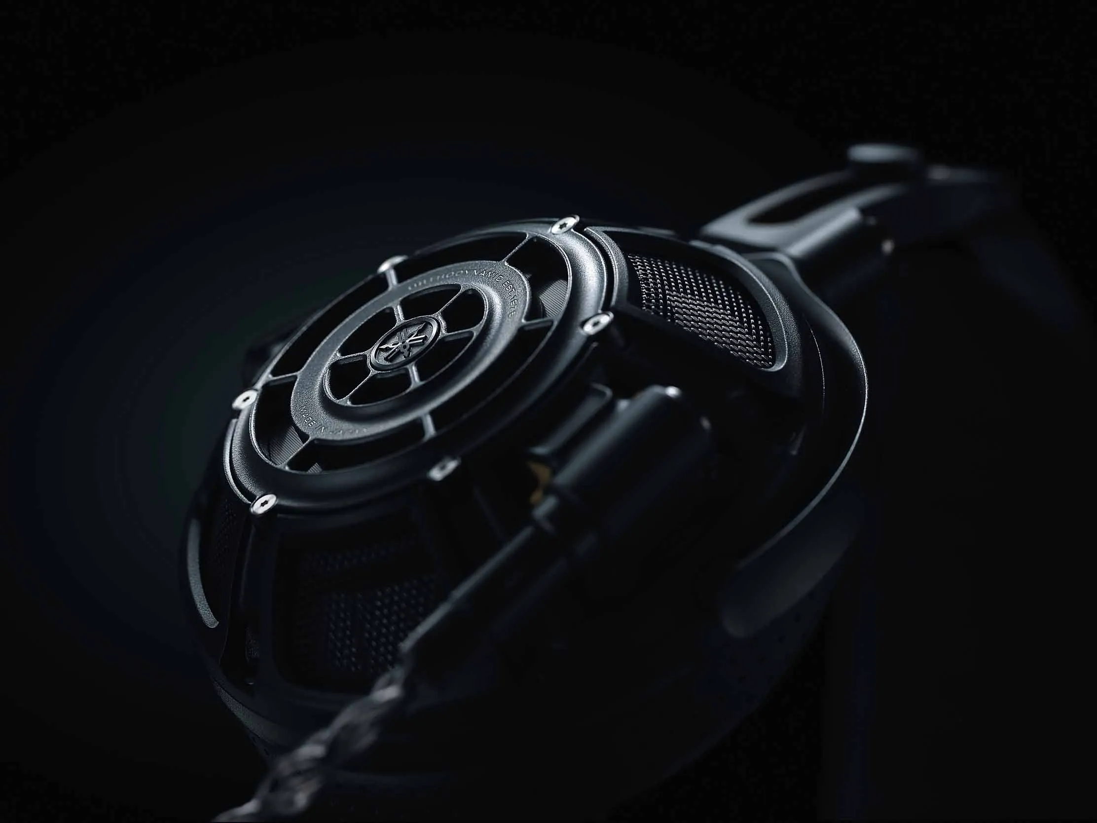 Remarkable Yamaha YH-5000SE headphones