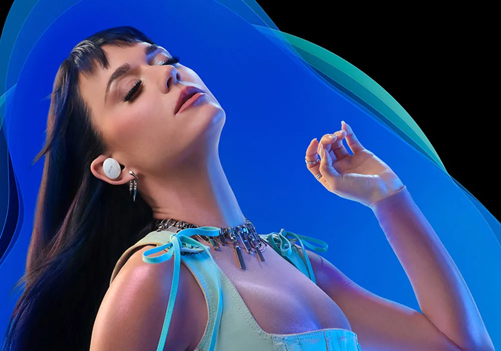 Perry shows off her Perls