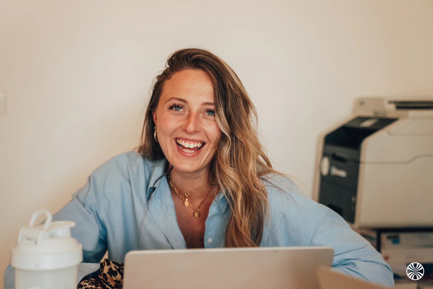 Caroline, Account Executive chez Bluecoders