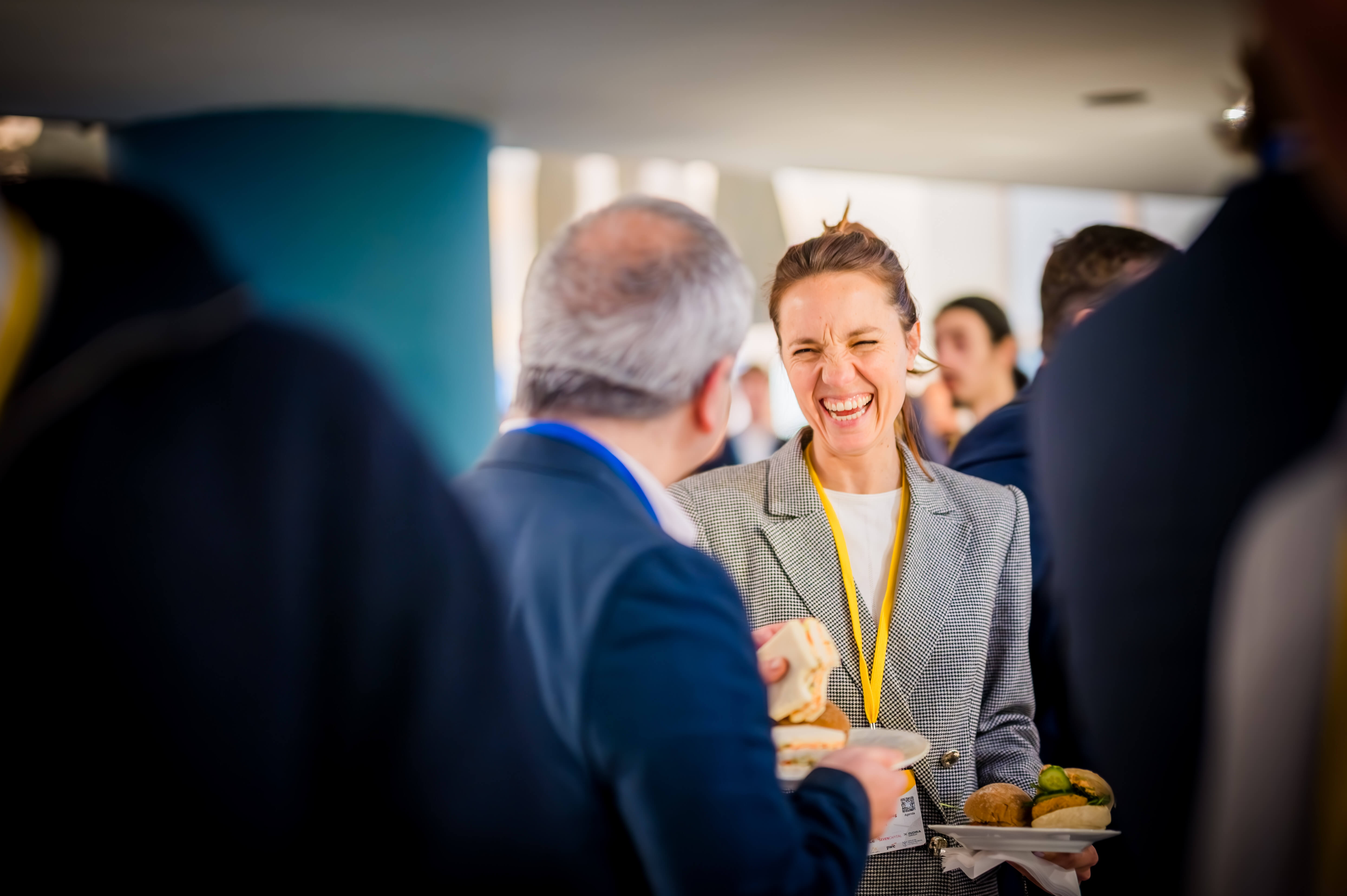 Das nyris-Team beim Schneeschuhwandern auf der Zugspitze.