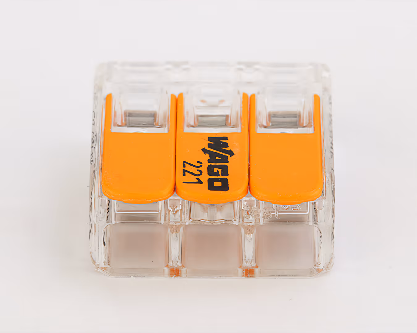 Nahaufnahme von WAGO-Klemmblöcken