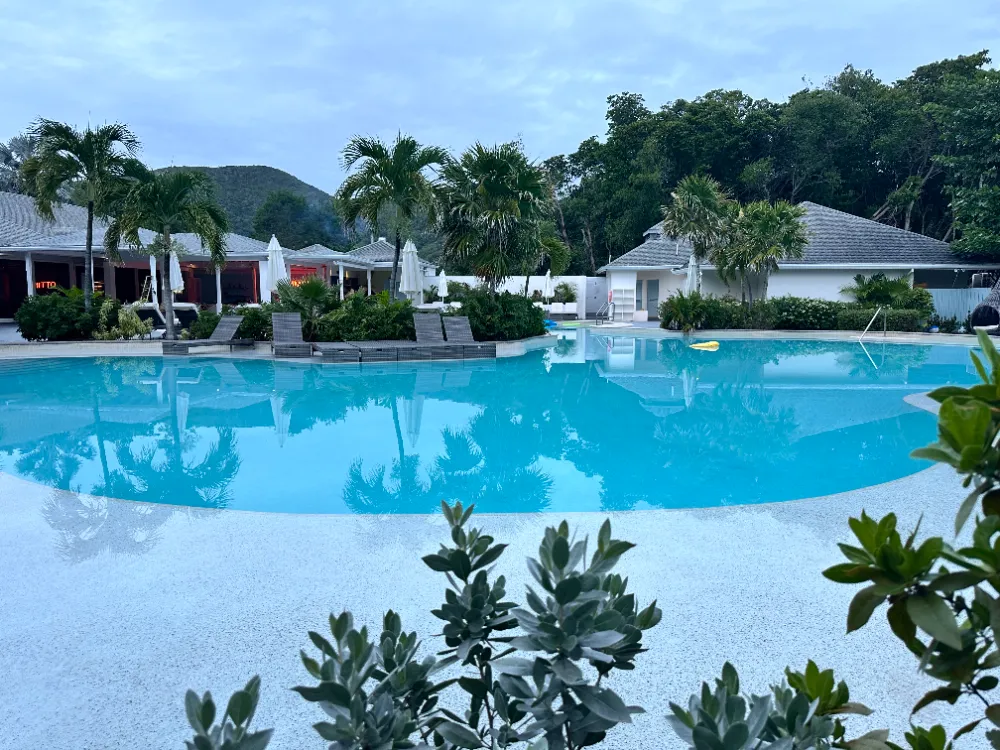 How to find luxury travel deals and discounts without compromising quality