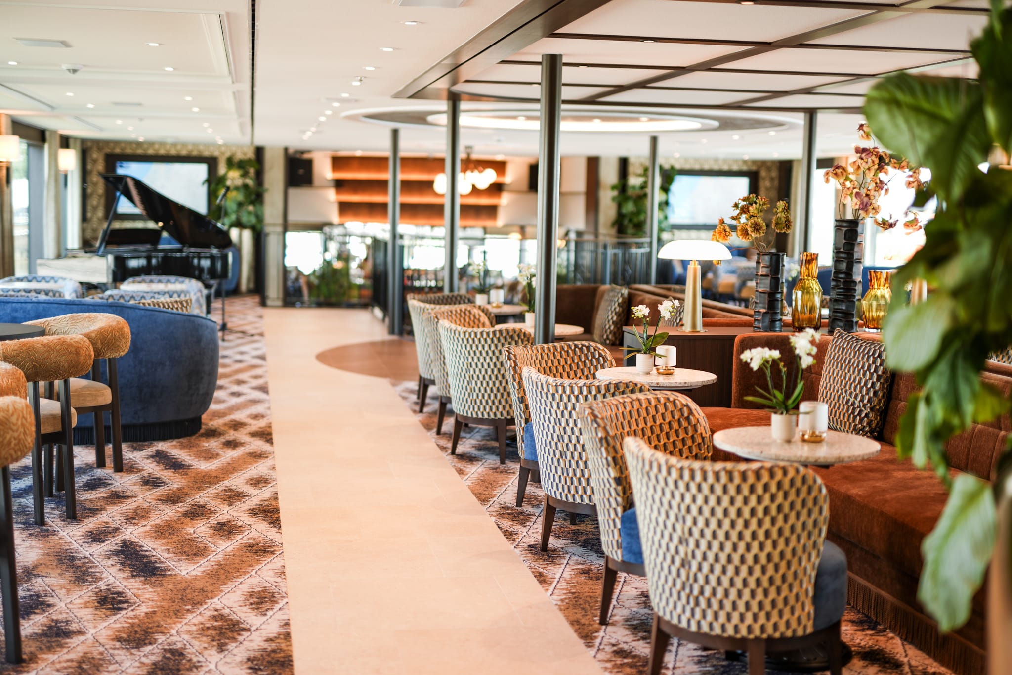 Panorama Lounge aboard MS Riviera Resplendence