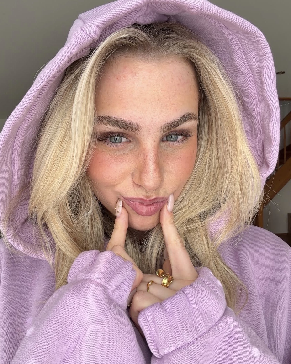 @cora.nie