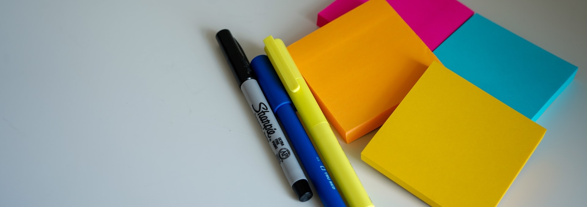 Sticky notes, markers and highlighters used during the stakeholder workshop