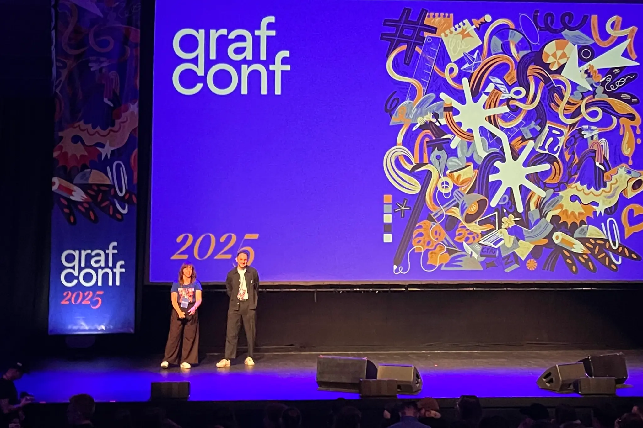 Sala konferencyjna podczas GrafConf 2025 w Toruniu – największej polskiej konferencji o designie i brandingu, skupiającej projektantów i twórców kreatywnych.