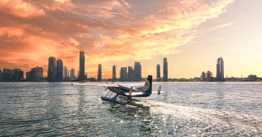 Tailwind Seaplane taking off the off the coast of Manhattan.jpg