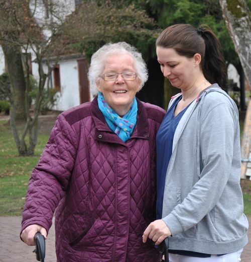 Pflegerin zusammen Lobetal Pflegezentrum
