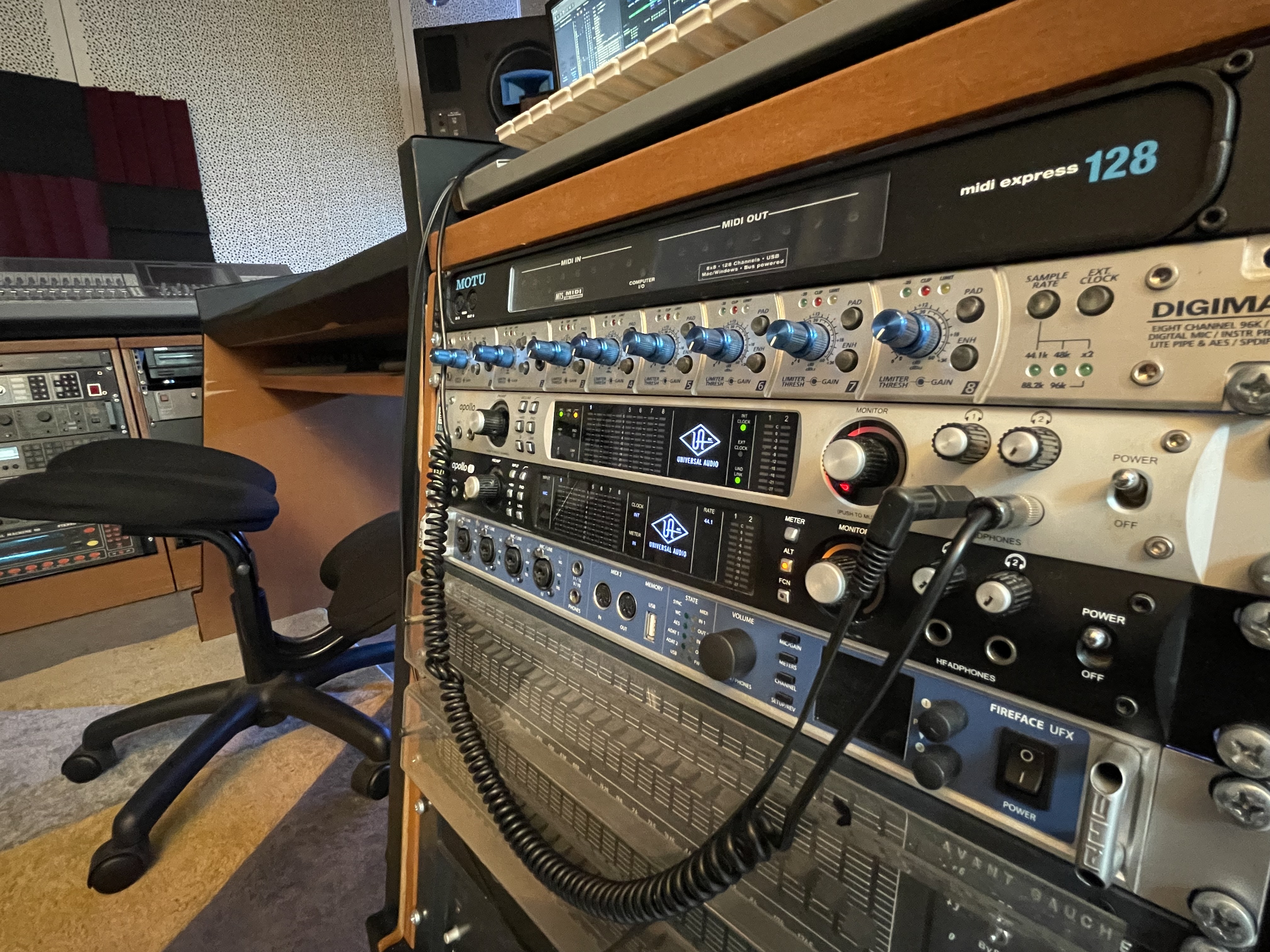 Régie — rack outboard