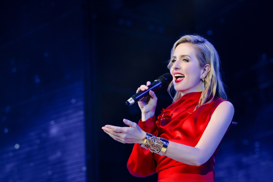 Simone Waddell Live