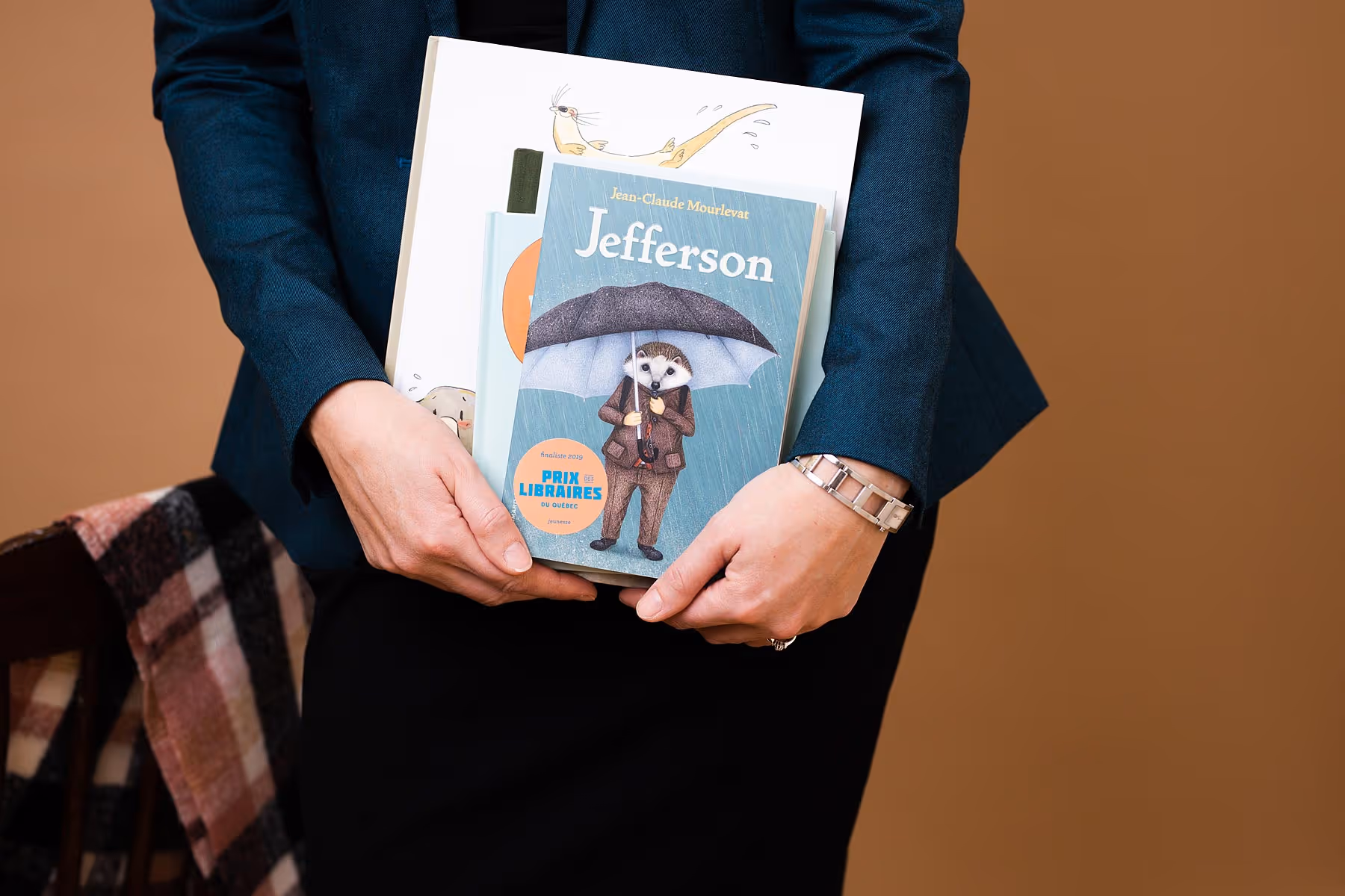 Lorianne Lacerte - Image - Lorianne avec livres