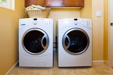 House Amenities - Laundry and dryer