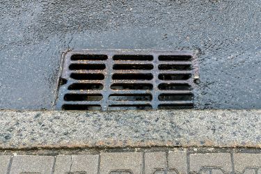 Clean street drainage