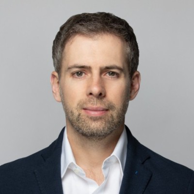 Parenting as an Executive with Oisin Hanrahan, Chris Gervais, Sandy Ortez, moderated by Adam Fishman. Former CEO, Angi; CTO, Janus Health; Head of People, Lunchbox; Podcast host, Startup Dad