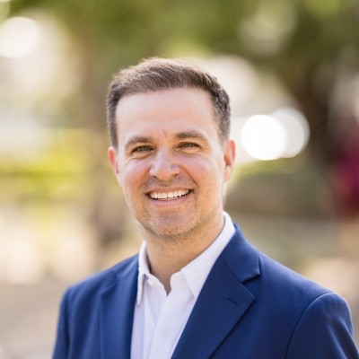 How to fix the organizational flaw that hurts NRR, Growth, and Competitiveness [Eli Portnoy & Erik Schreter]