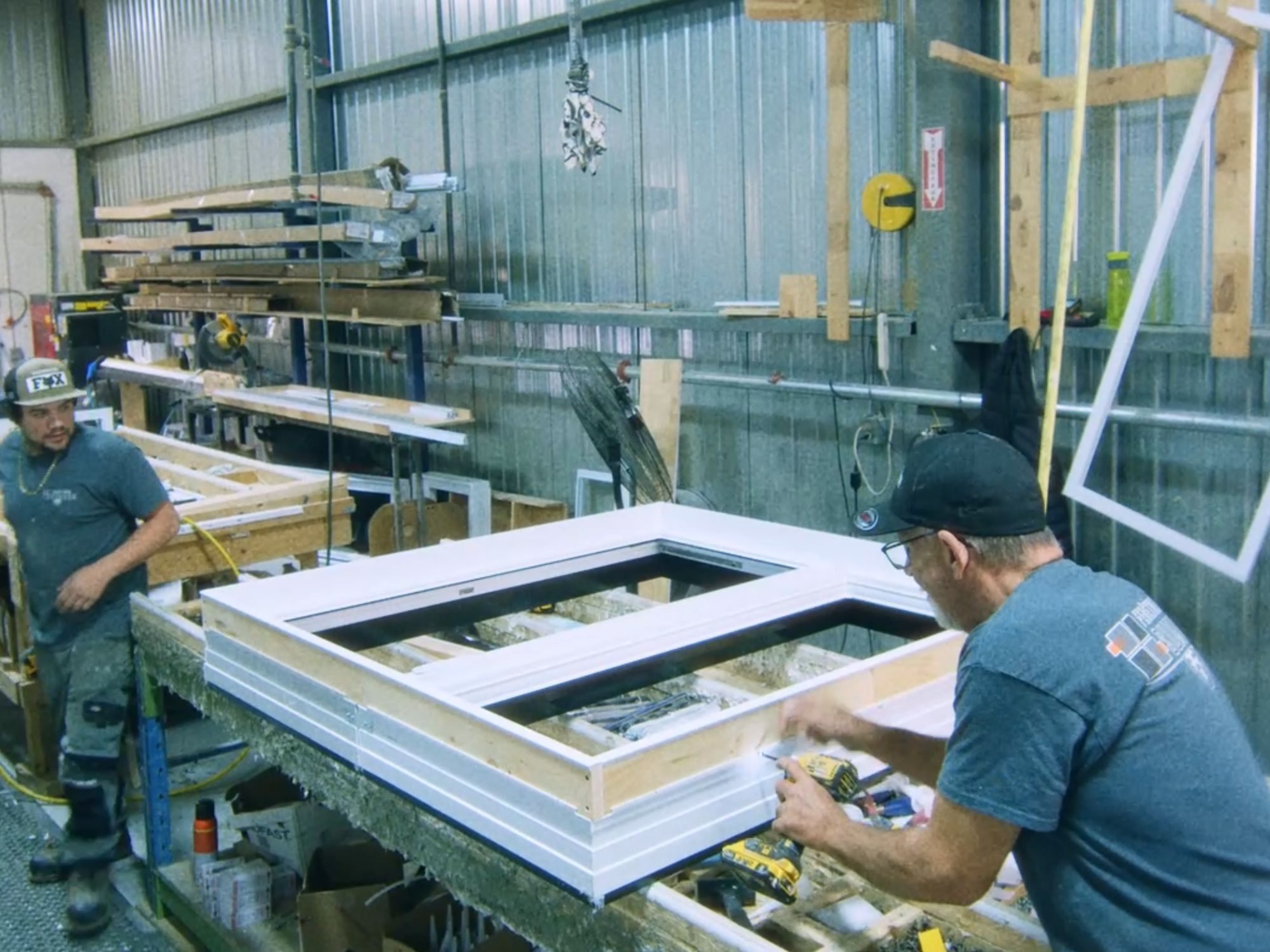 Fabrication d'une fenêtre de qualité supérieure en usine