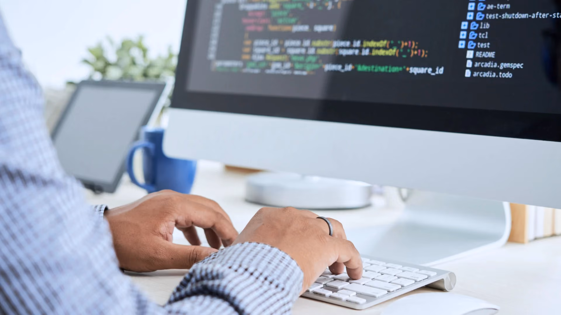 The Pros and Cons of Outsourcing Software Development